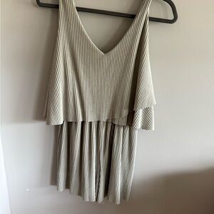One Clothing Los Angeles Pleated Romper Gray Taupe Size M